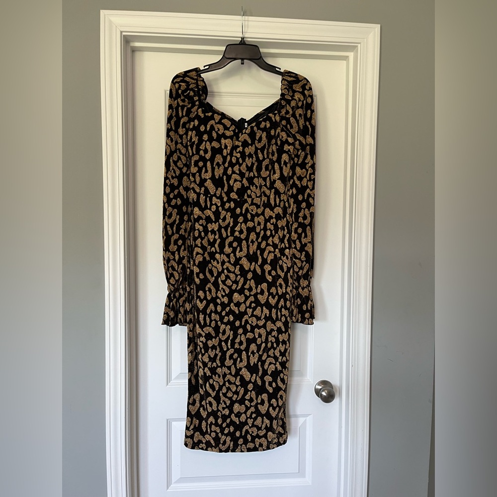 Miss Ord Gold Black Stretch Off Shoulder Midi Dress
Medium NWT